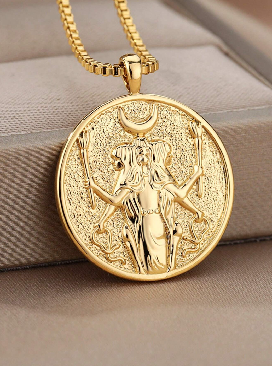 Hecate's Protection Medalion