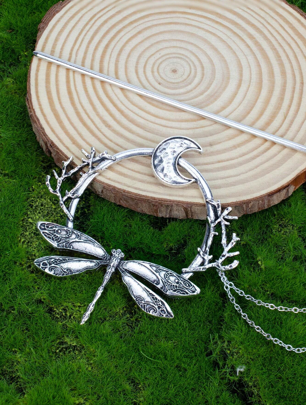 The Fae Queen’s Hair Pin