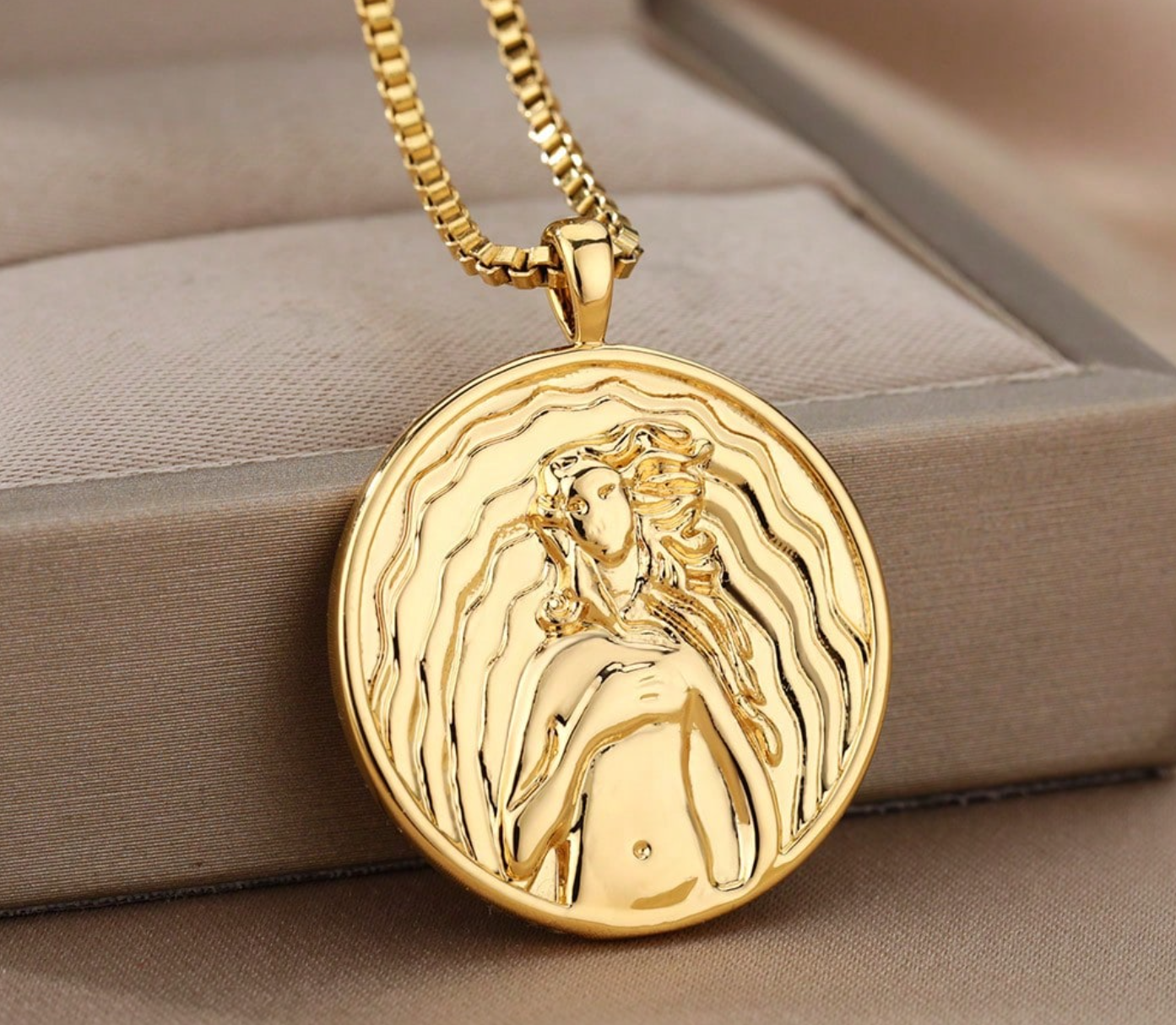 The Aphrodite Protection Necklace