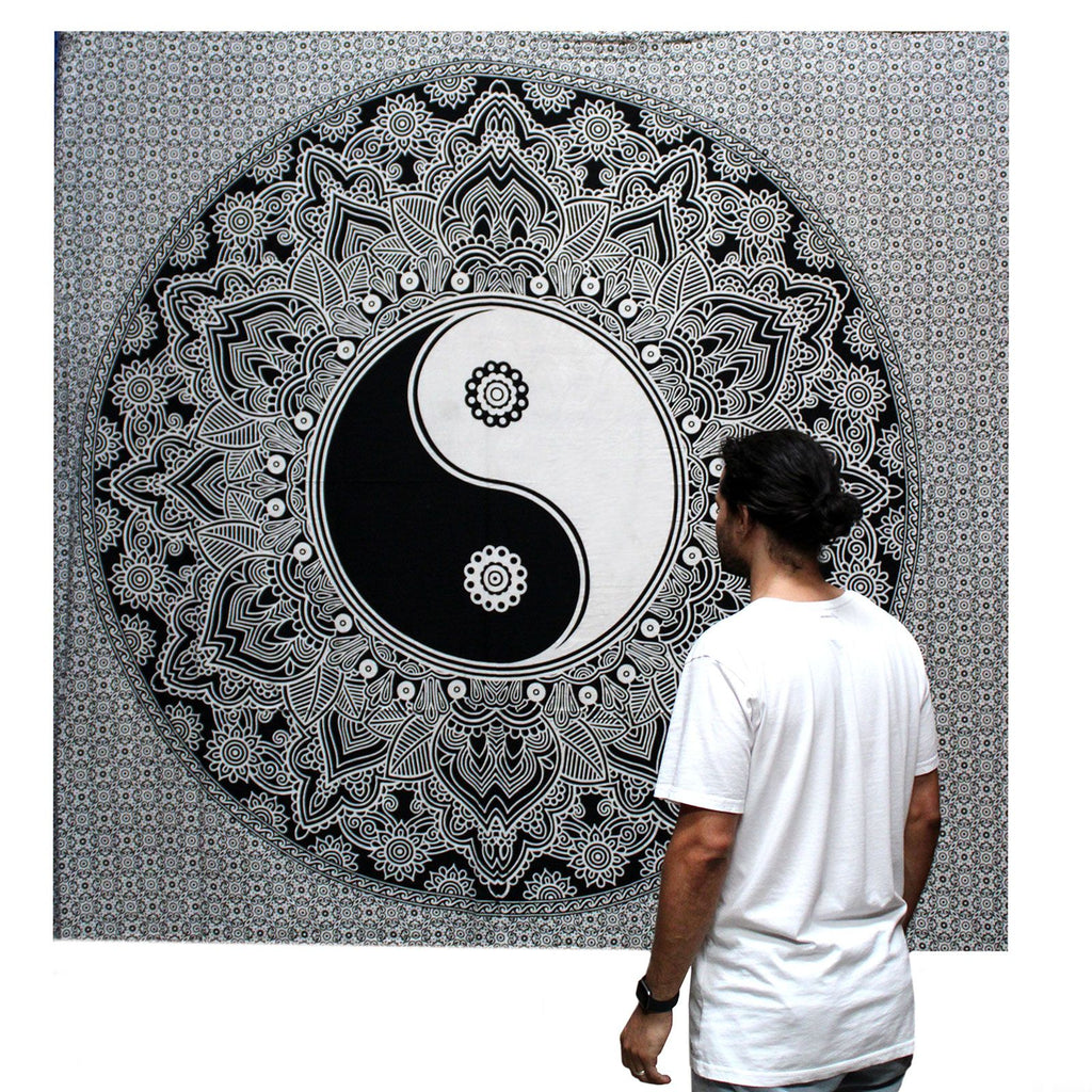 Double Cotton Bedspread + Wall Hanging - Ying yang